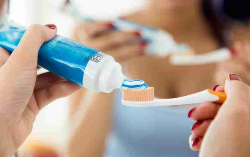 Вы чистите зубы неправильно: 6 ошибок, которые разрушают вашу эмаль